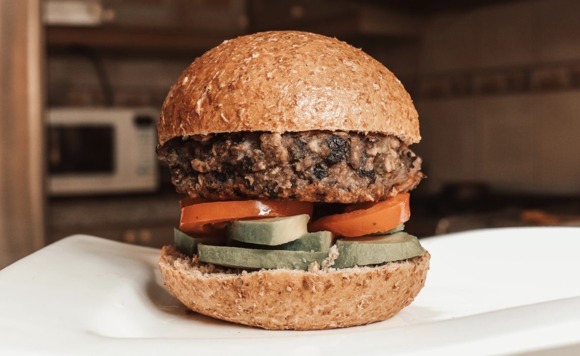 Hamburguesa vegana- Frijoles y champiñones